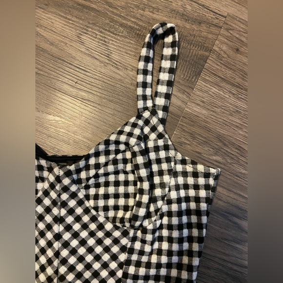 Beautiful Body Suit Size small - Picture 5 of 5